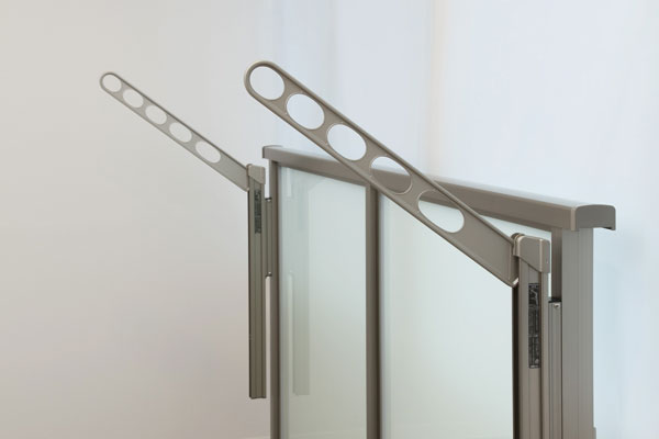 balcony ・ terrace ・ Private garden.  [Slide liftable product interference hardware] Can height adjustment according to the size of the laundry, Adopted those interference hardware of sliding (same specifications)