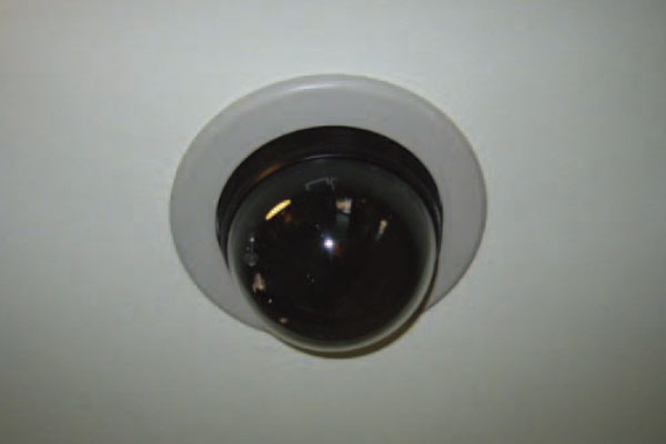 Security.  [surveillance camera] Become a blind spot easy to lift in and parking, Such as a bicycle shelter a security camera installed 15 units, It has extended crime deterrent (same specifications)