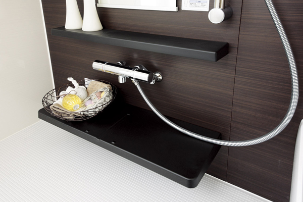 Bathing-wash room.  [Double counter] Set up a counter that can be used in a comfortable position. Also worked as a location of such as shampoo (same specifications)