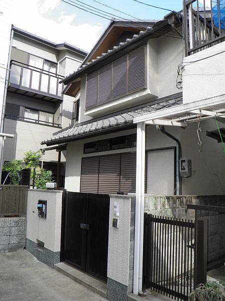 Local appearance photo. Local (12 May 2013) Shooting