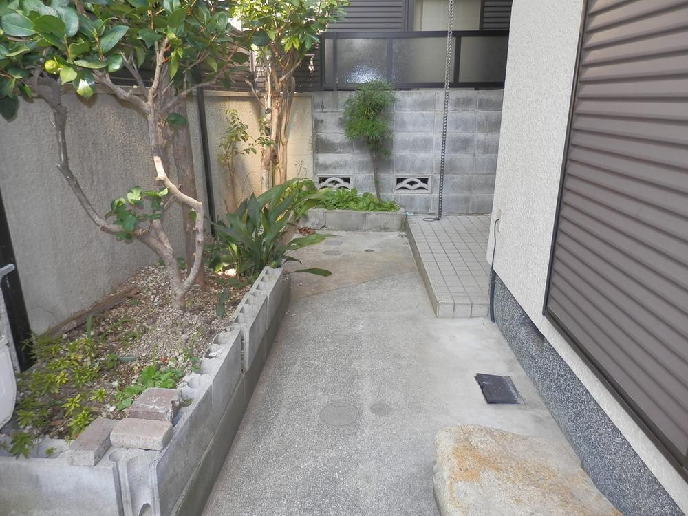 Local appearance photo. Local (12 May 2013) Shooting