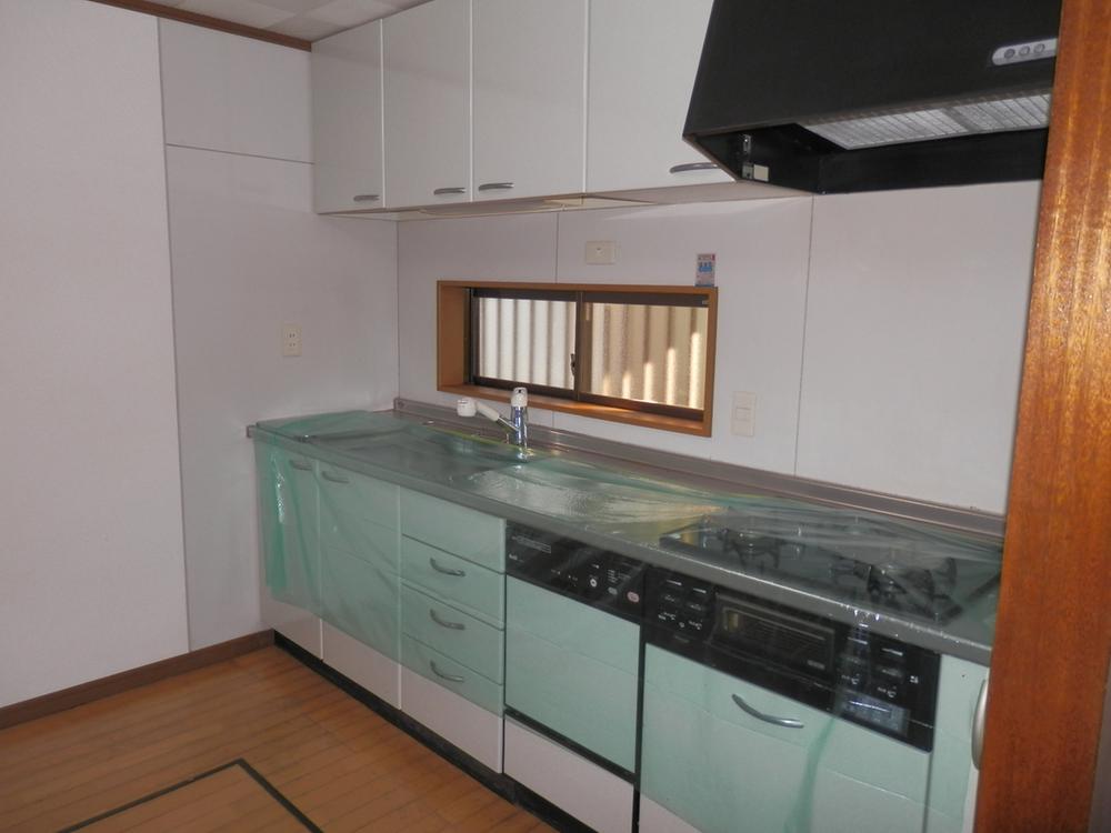 Kitchen. Local (12 May 2013) Shooting