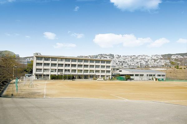Other Environmental Photo. All students and is working in the tradition of marathon which is 2600m more than 40 years until the Nishinomiya Municipal Shioze junior high school.