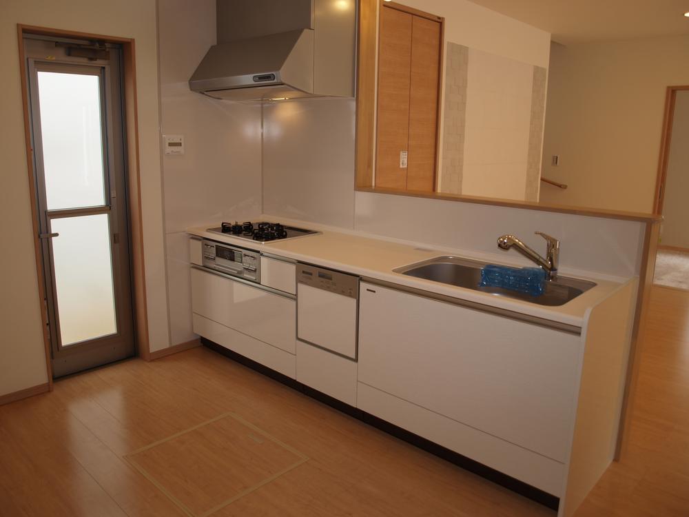 Kitchen. Kitchen with a go brightness room!