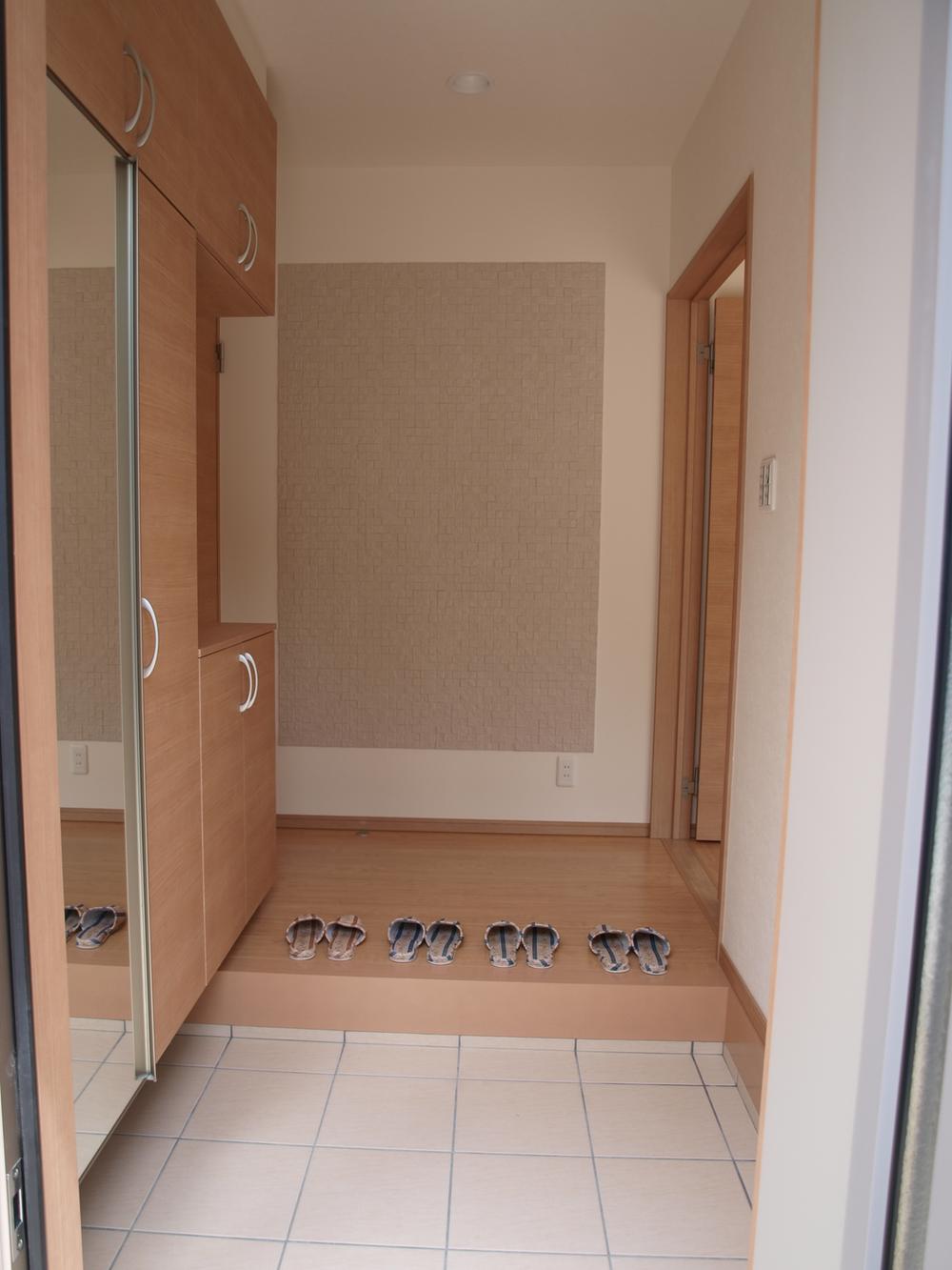 Entrance. A spacious entrance!