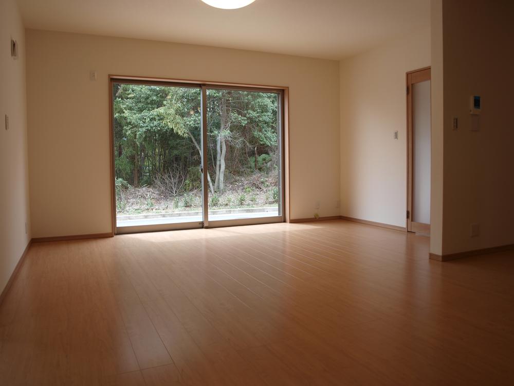 Living. 19.5 tatami LDK, Floor heating.