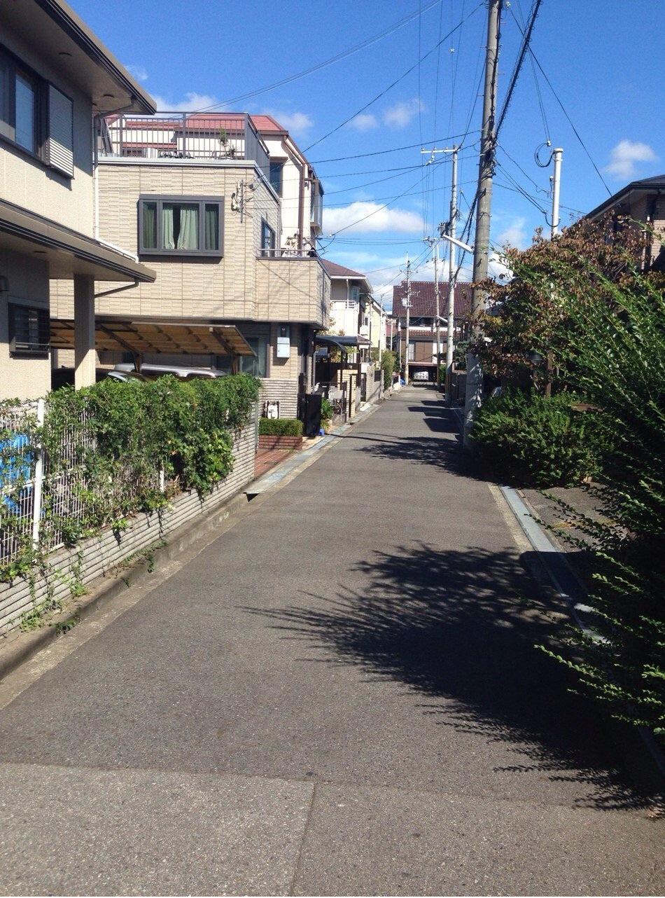 Local photos, including front road. Local (10 May 2013) Shooting