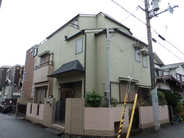 Local appearance photo. Local (12 May 2013) Shooting