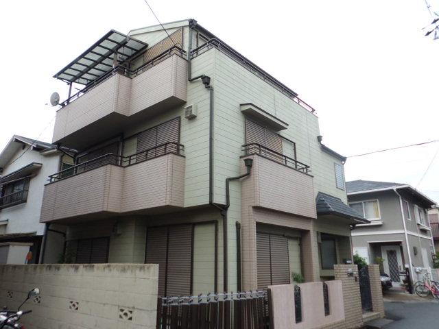 Local appearance photo. Local (12 May 2013) Shooting