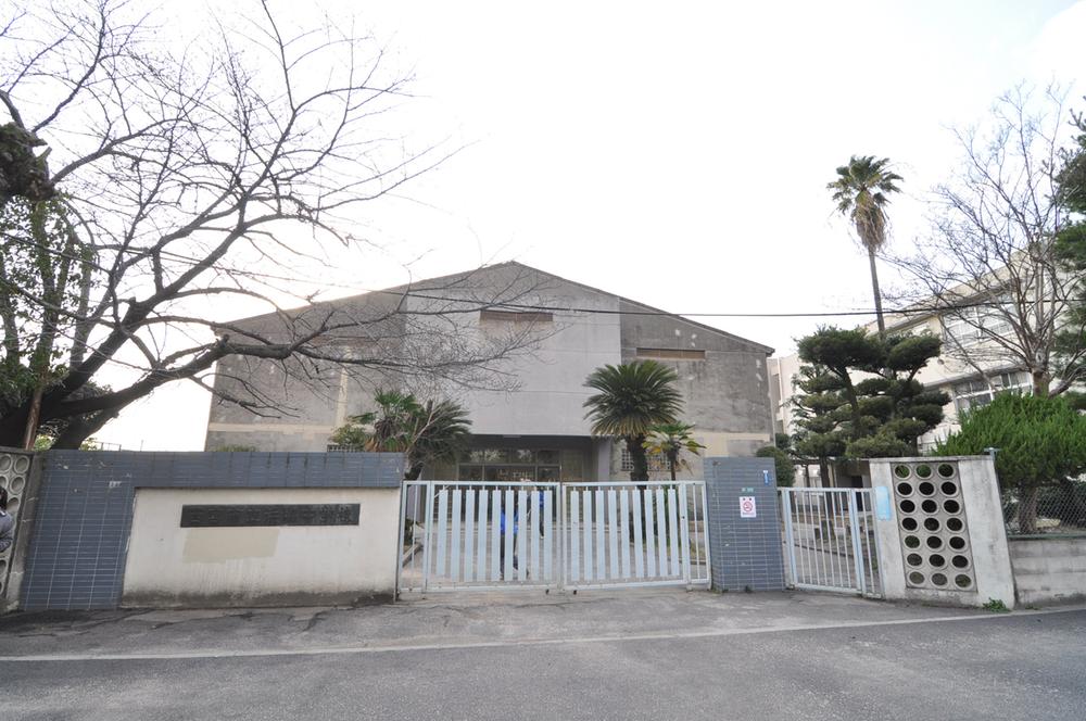 Junior high school. 463m to Nishinomiya Municipal Hamawaki junior high school