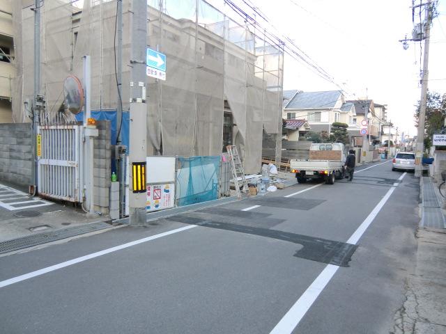 Local photos, including front road. Local (11 May 2013) Shooting