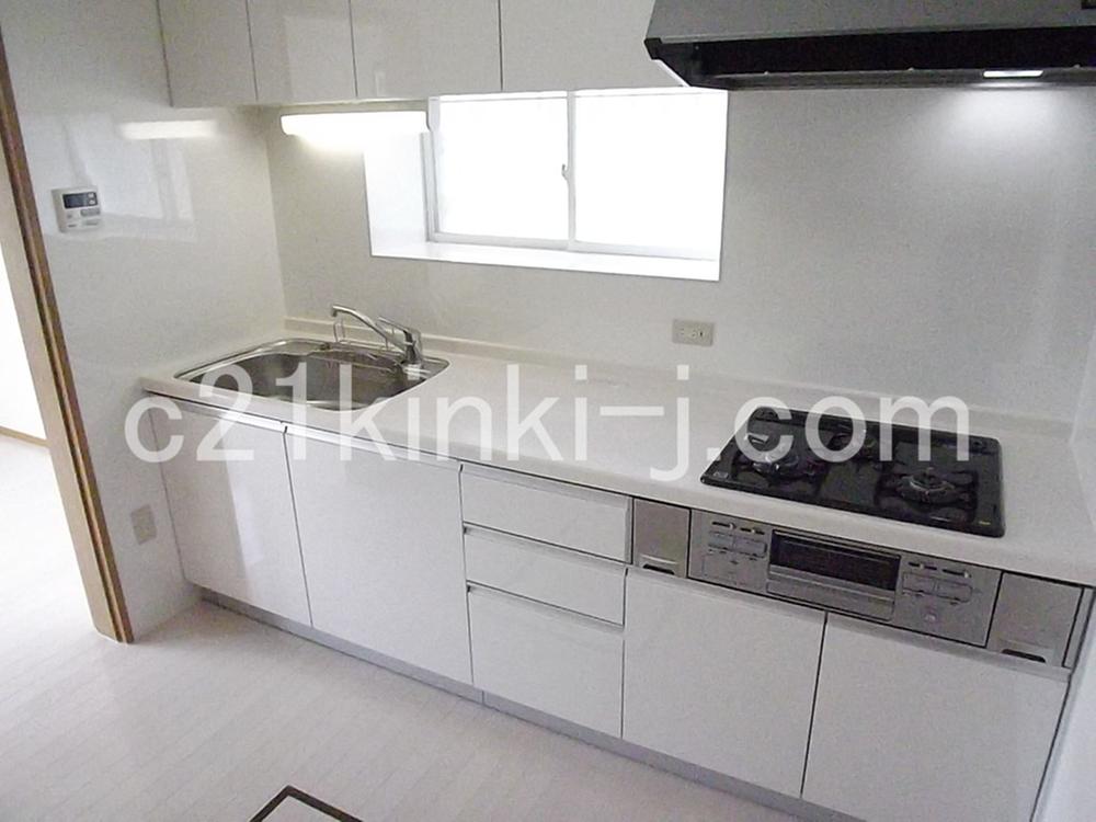 Kitchen. Local photo (kitchen) System kitchen had made!