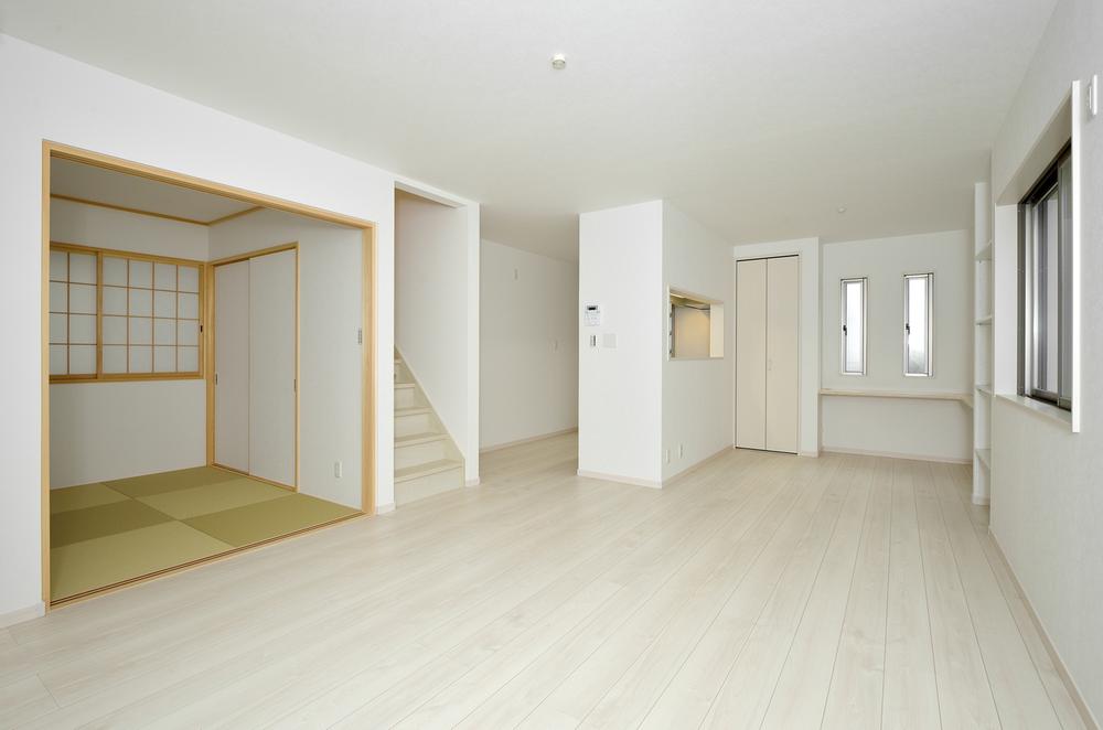 Living. Spacious living