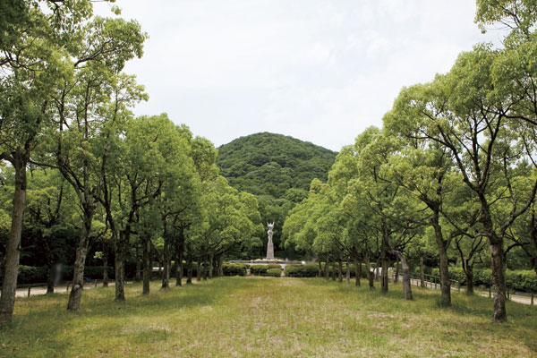Surrounding environment. Kozan Forest Park (7 min walk ・ About 560m)