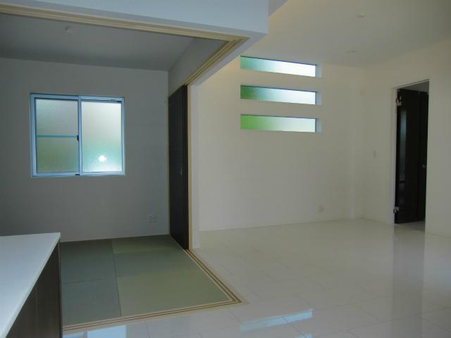 Living. The company construction case