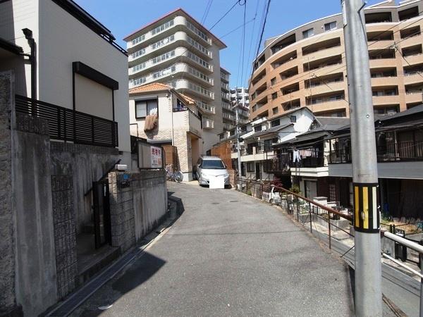 Local photos, including front road. Local (April 2013) Shooting