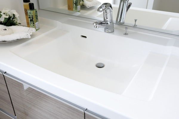 Bathing-wash room.  [Basin counter with a wet space] Since the step is provided inside the bowl, Proper use of the wet space and the dry space is available (same specifications)