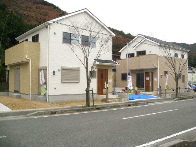 Local appearance photo. Indoor (12 May 2013) Shooting