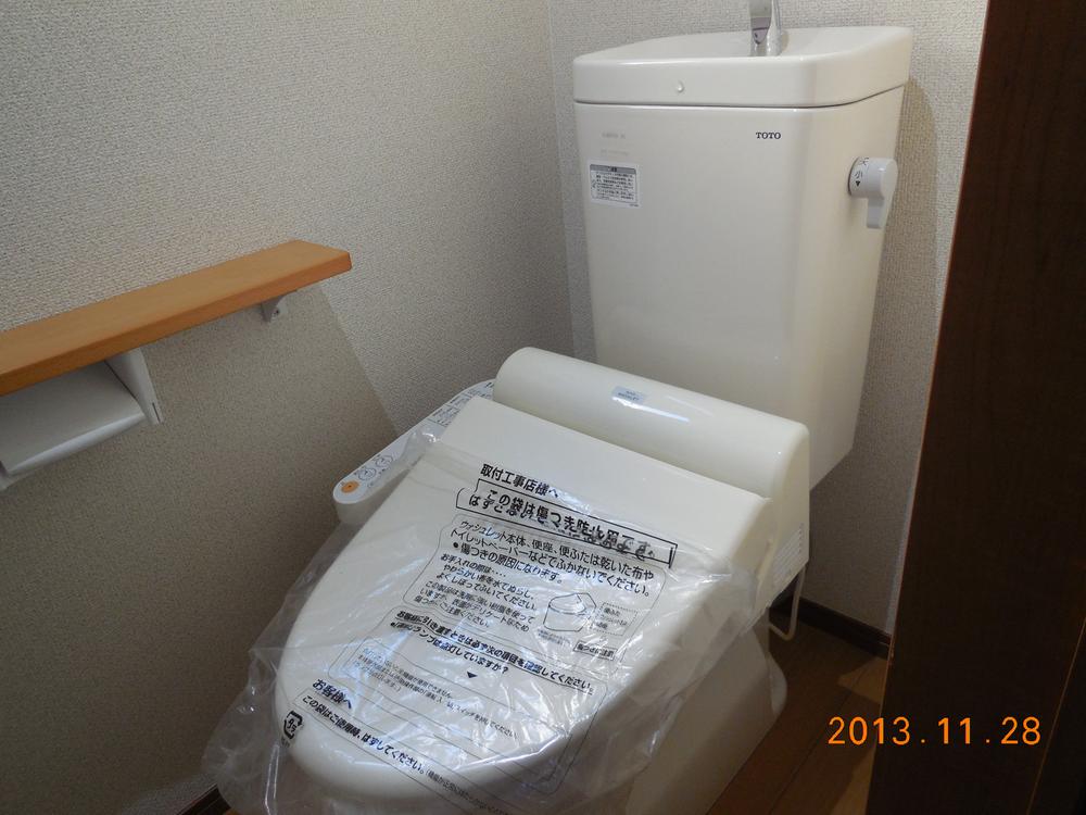Toilet. New construction local photo! You can immediately guidance