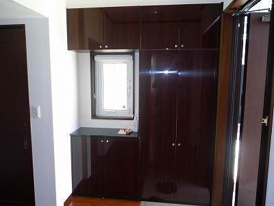 Entrance. Local (April 2013) Shooting