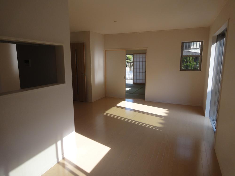 Same specifications photos (living). The company example of construction (another site is)