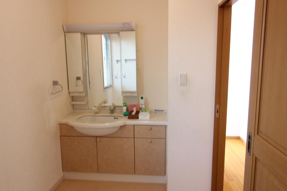 Wash basin, toilet. Indoor (January 2014) Shooting