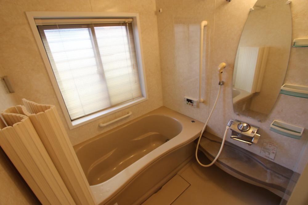 Bathroom. Indoor (January 2014) Shooting