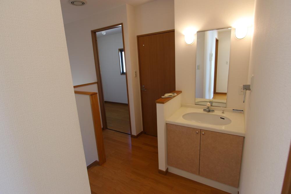 Wash basin, toilet. Indoor (January 2014) Shooting