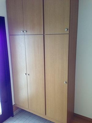 Entrance. Local (August 2013) Shooting