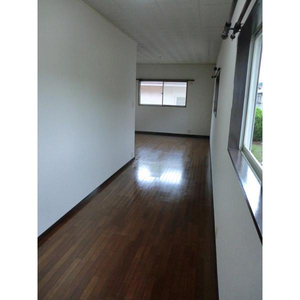 Other room space. Western-style 13 Pledge another angle