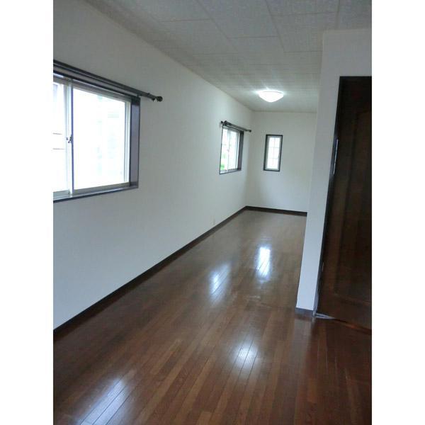 Other room space. Western-style 13 Pledge