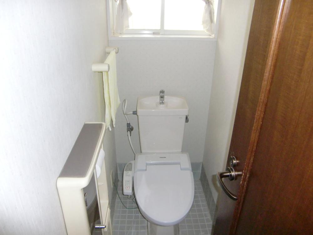 Toilet. Indoor (September 2013) Shooting