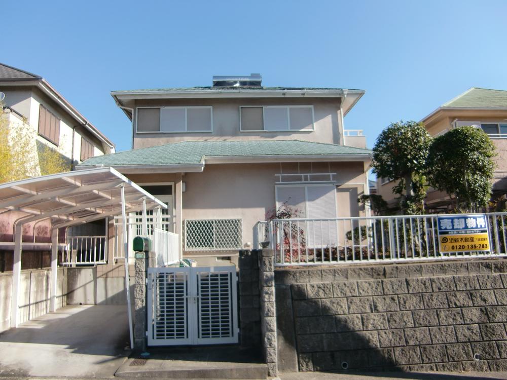 Local appearance photo. Local (12 May 2013) Shooting