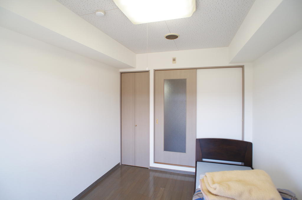 Living and room. There is also lighting.