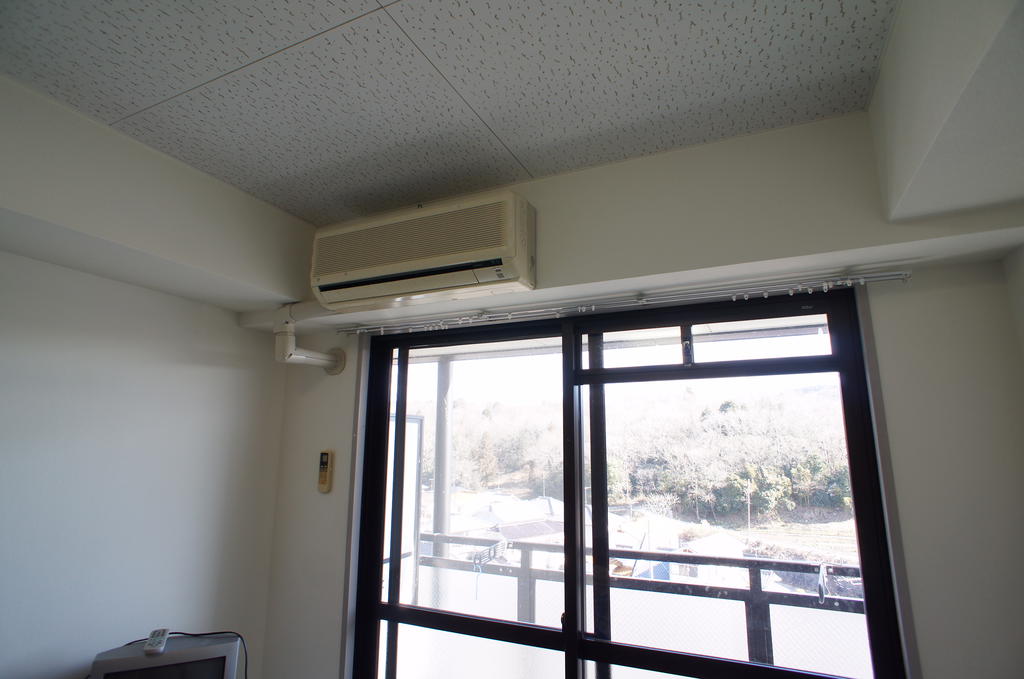 Washroom. Air-conditioned!