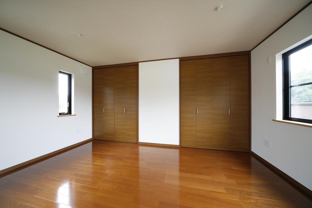 Same specifications photos (Other introspection)