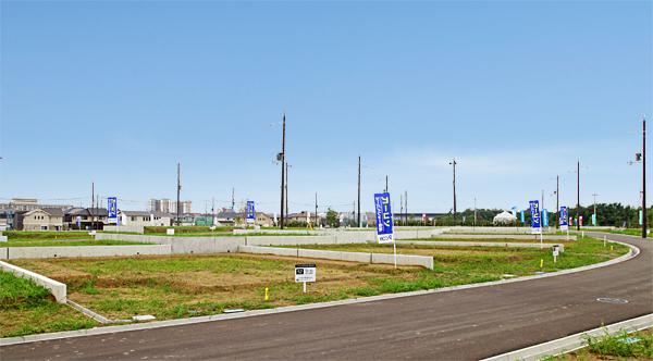 Local photos, including front road. There are Yurinokidai elementary school in the vicinity of the subdivision, It has echoed fun likely voice of children. Local (06 May 2013) Shooting