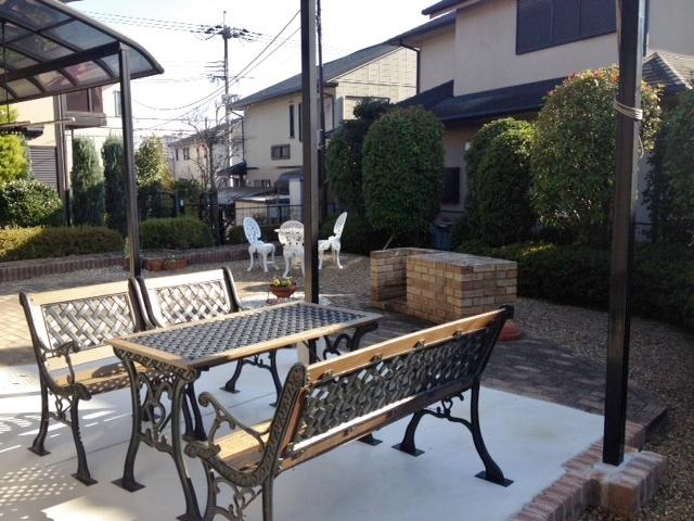 Garden. Equipped also BBQ facilities on the bench space