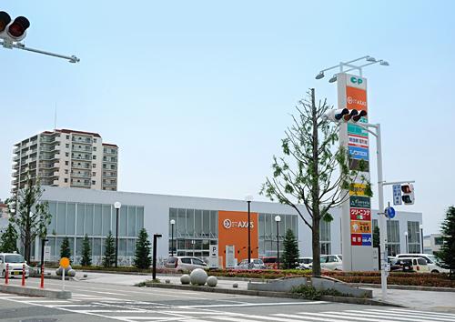 Shopping centre. Century Plaza up to 520m