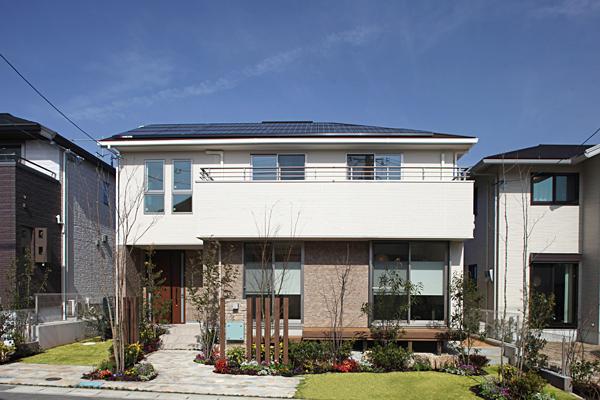 Local appearance photo. Garden development that was based on the guidelines. And, It is a model house of calm some impression in consideration of the privacy and day. 