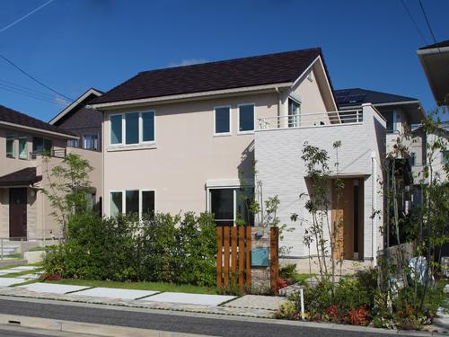 Local appearance photo. Conscious line of sight from the living-dining, Enhancement of the kitchen. Water around ・ Functional is housing that were considered to housework flow line. Large garden is also attractive.  [21-40 No. land] 