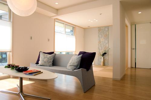 Other Equipment. In the next-generation energy-saving standards, Q value indicating the overall thermal insulation performance building: There is indication that the (heat loss coefficient smaller is better). Of IV area which is located in the Kansai criteria (2.7) less than the Q-value = 1.62W / m2K( ※ ) And it has secured the excellent thermal insulation properties. ( ※ ) Is a calculated value in our typical plan. Depending on your plan differs from figures. 