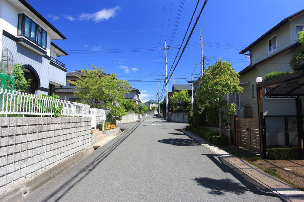 Local photos, including front road. Local (September 2013) Shooting