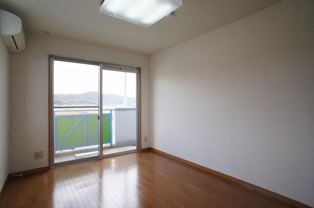 Other room space. Day good!