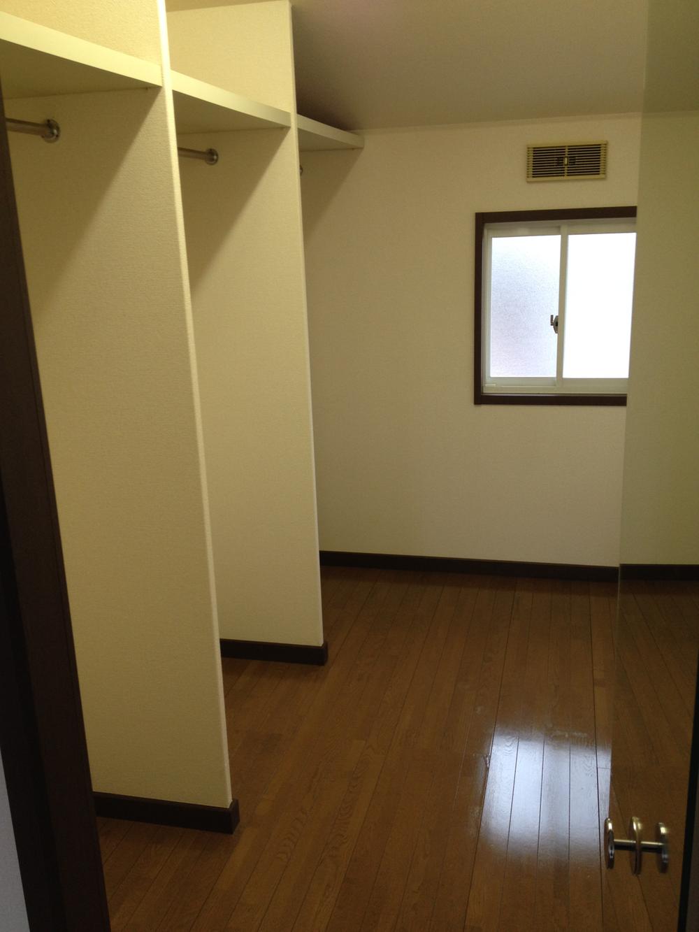 Other introspection. 2 Kaiyoshitsu Walk-in closet