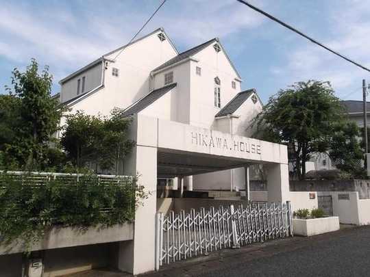 Local appearance photo. The building is the appearance.