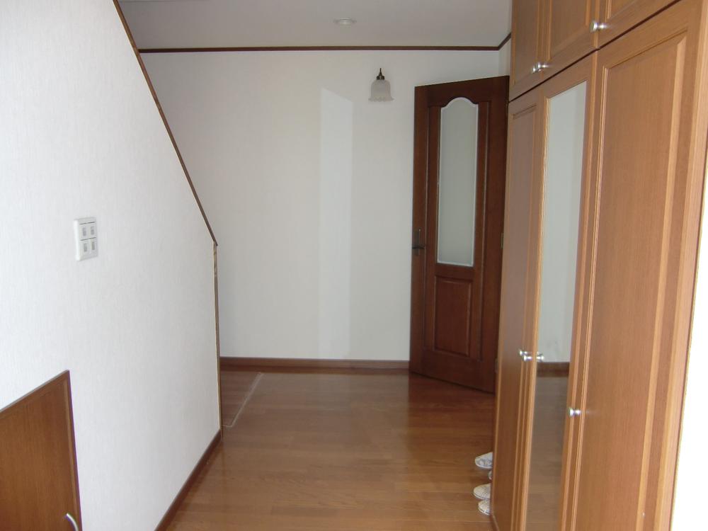 Entrance. Local (August 2013) Shooting