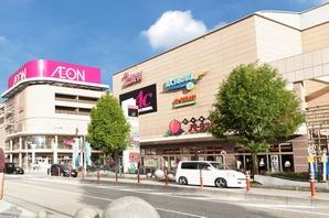 Also the proximity of the 7-minute walk to the hotel's ion Mita Udditaun shop movie theater. So also it is secured properly sidewalk, Movement in the stroller is also happy to