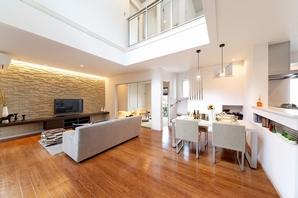 Entrance ・ hole ・ living…. Without partitioned between the space, respectively, Even of all bold plan was regarded as one large space come true, Airtight ・ Highly insulated abode "Kurumu" So (model house)