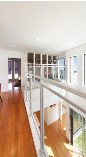 Emphasize a more open feeling of the handrail of the skeleton Hall. Providing a space for relaxation were designed shelf Build put in corner. Ingenuity of the Enlightenment for a living can be seen everywhere (model house)